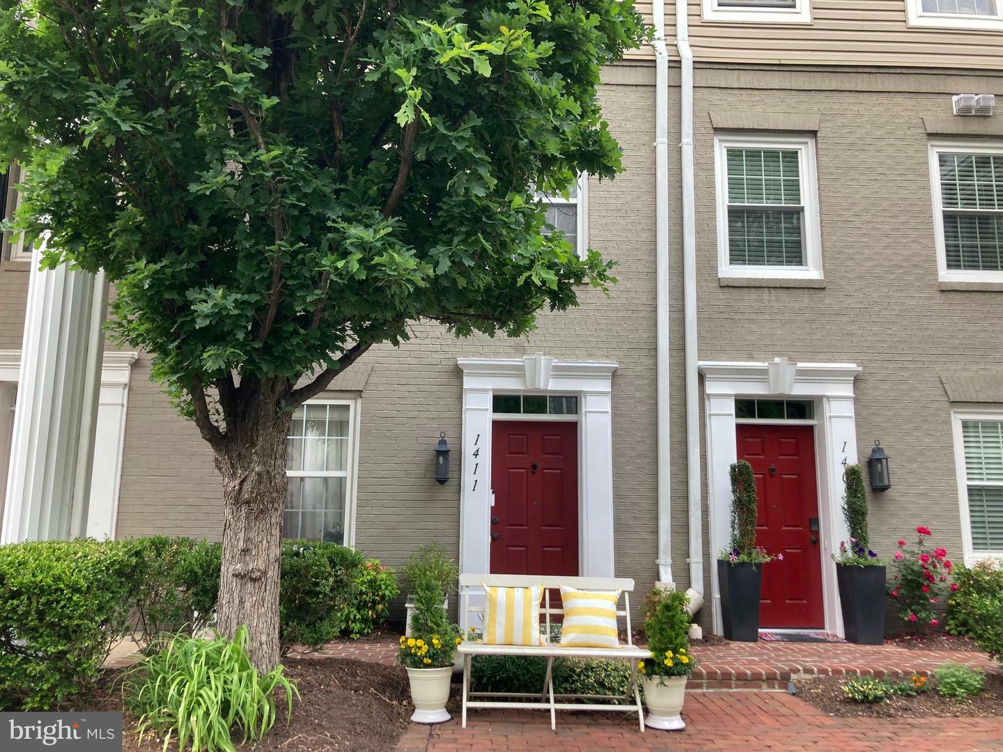 1411 Roundhouse Lane  Alexandria VA 22314 photo