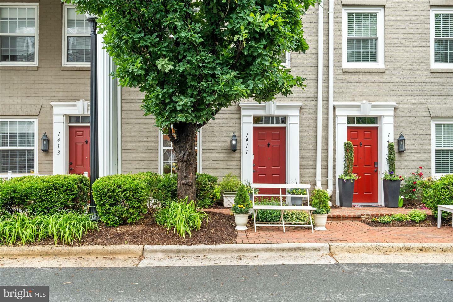 1411 Roundhouse Lane  Alexandria VA 22314 photo