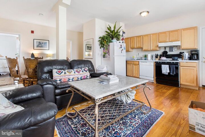 321 N Front Street 23 4  Philadelphia PA 19106 photo