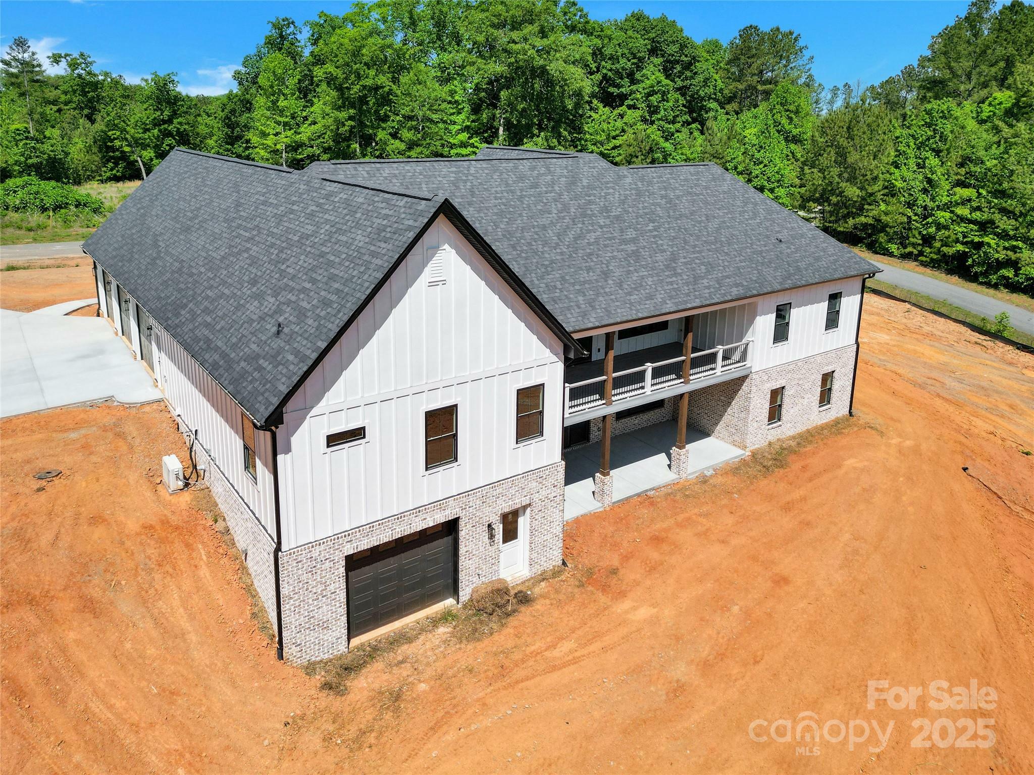 Property Photo: 124 Starboard Lane NC 28677