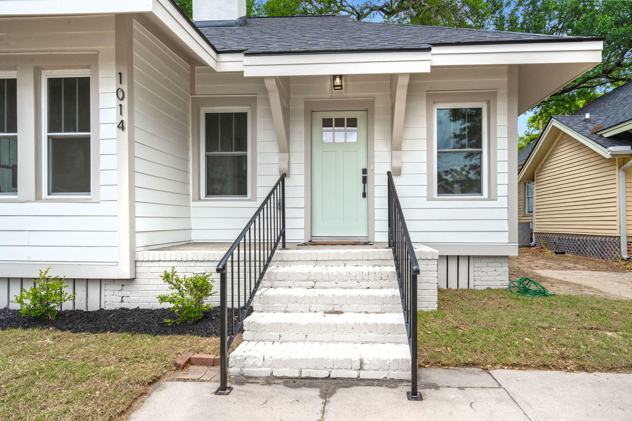 Property Photo: 1014 Alamo Street SC 29405