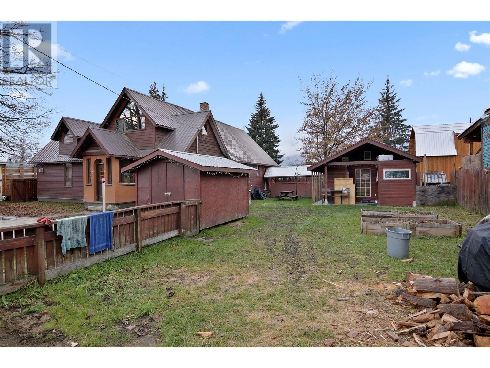 Photo de la propriété: 807 Oscar Street BC V0E 2S0