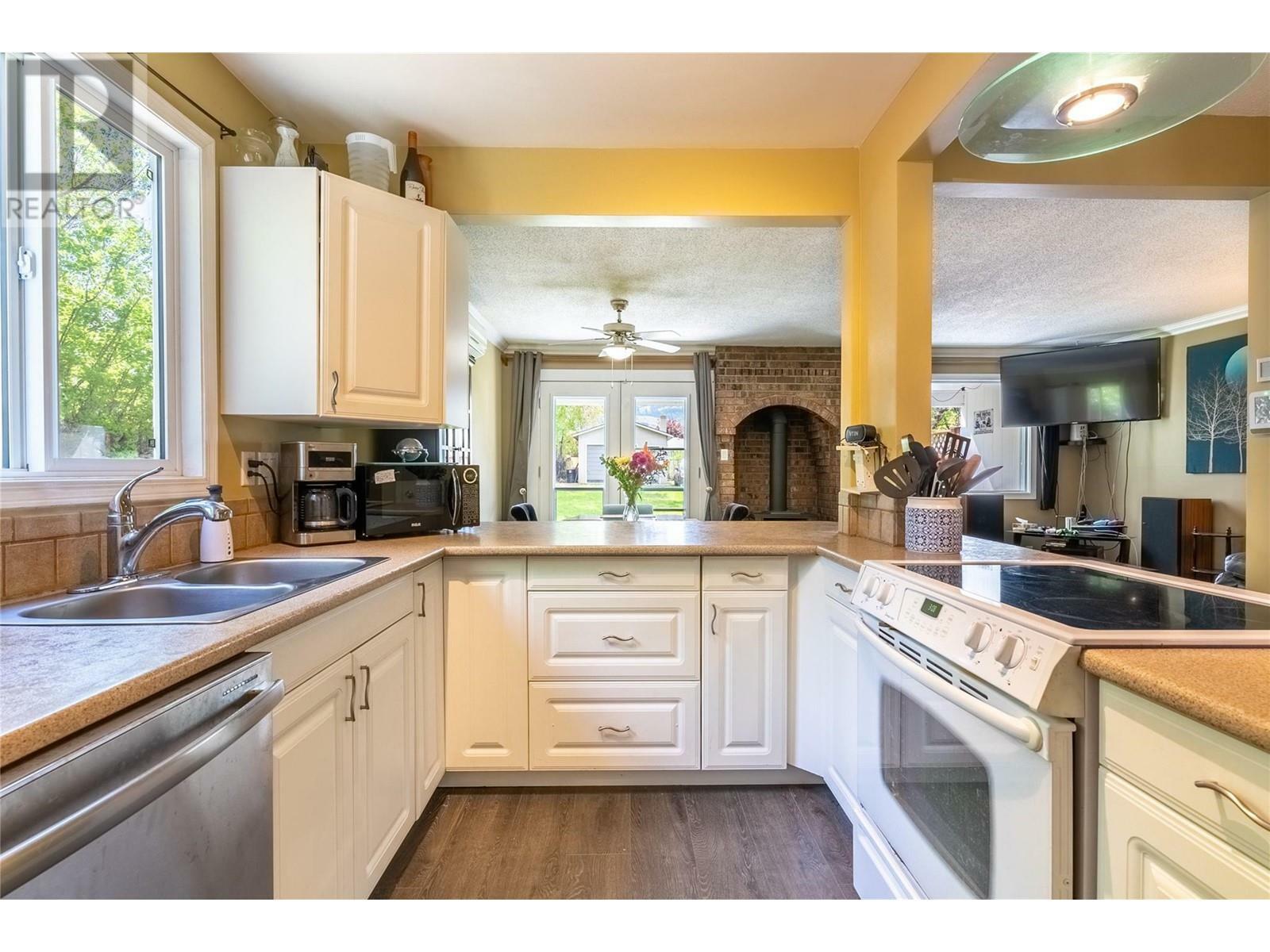 Property Photo: 1645 Tranquille Road BC V2B 3L3