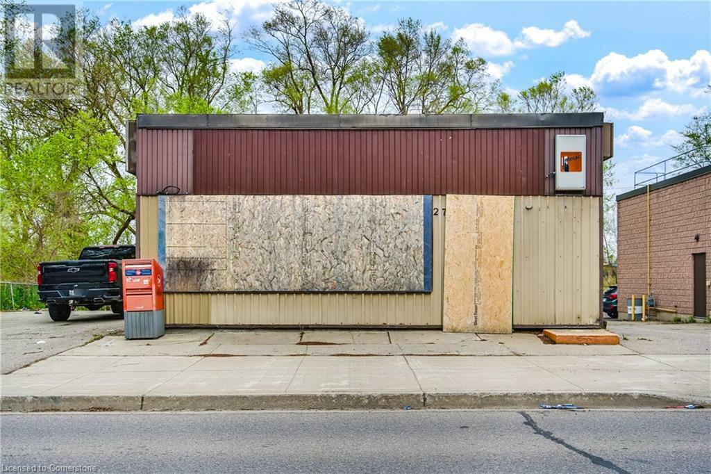 Property Photo:  27 Queen Street West  ON N3C 1G2 