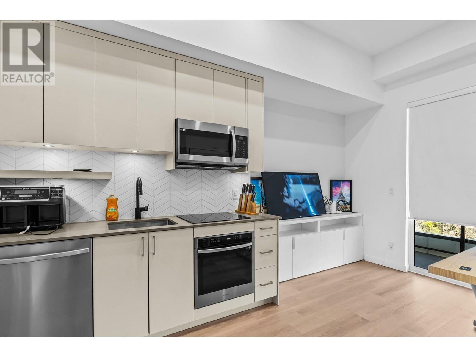 Property Photo: 1301 Belaire Avenue 615 BC V1Y 6B8