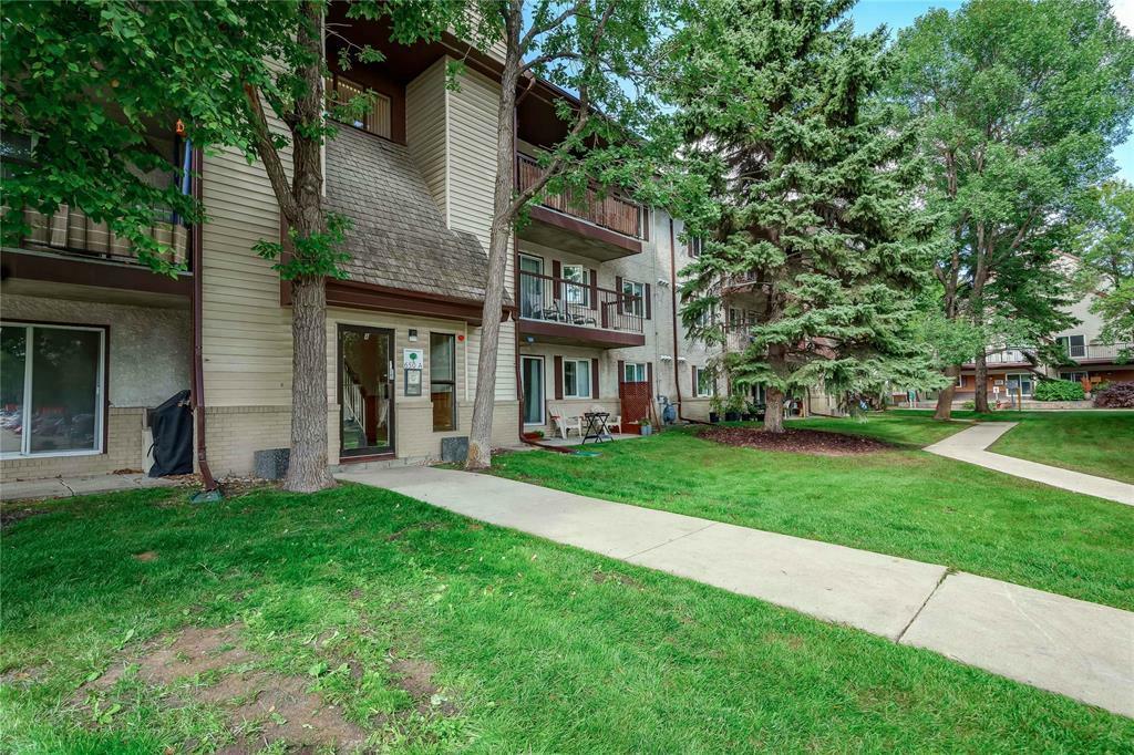Property Photo: 658 Kenaston Boulevard MB R3N 2A1