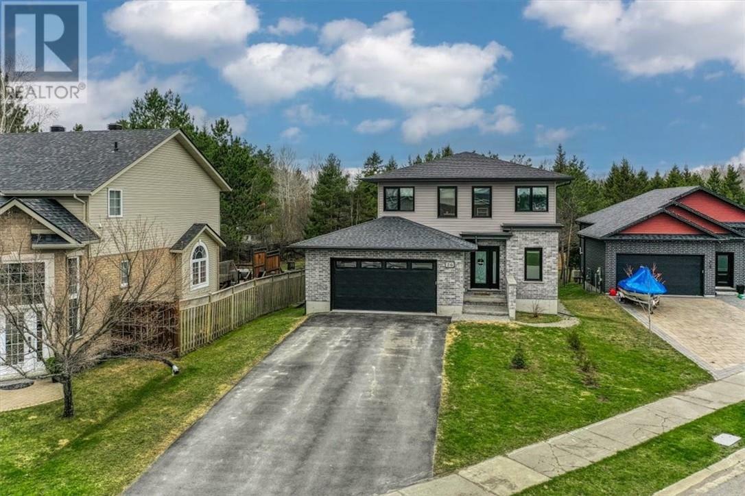 Photo de la propriété: 20 Chinaberry Drive ON P3Y 0A1