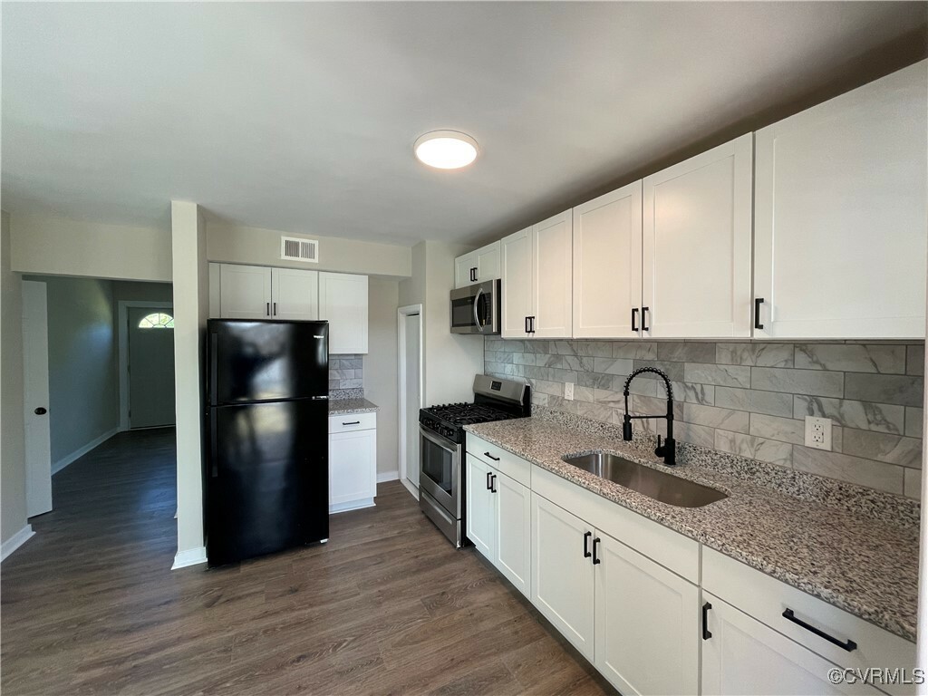 Property Photo: 4223 Chamberlayne Avenue VA 23227
