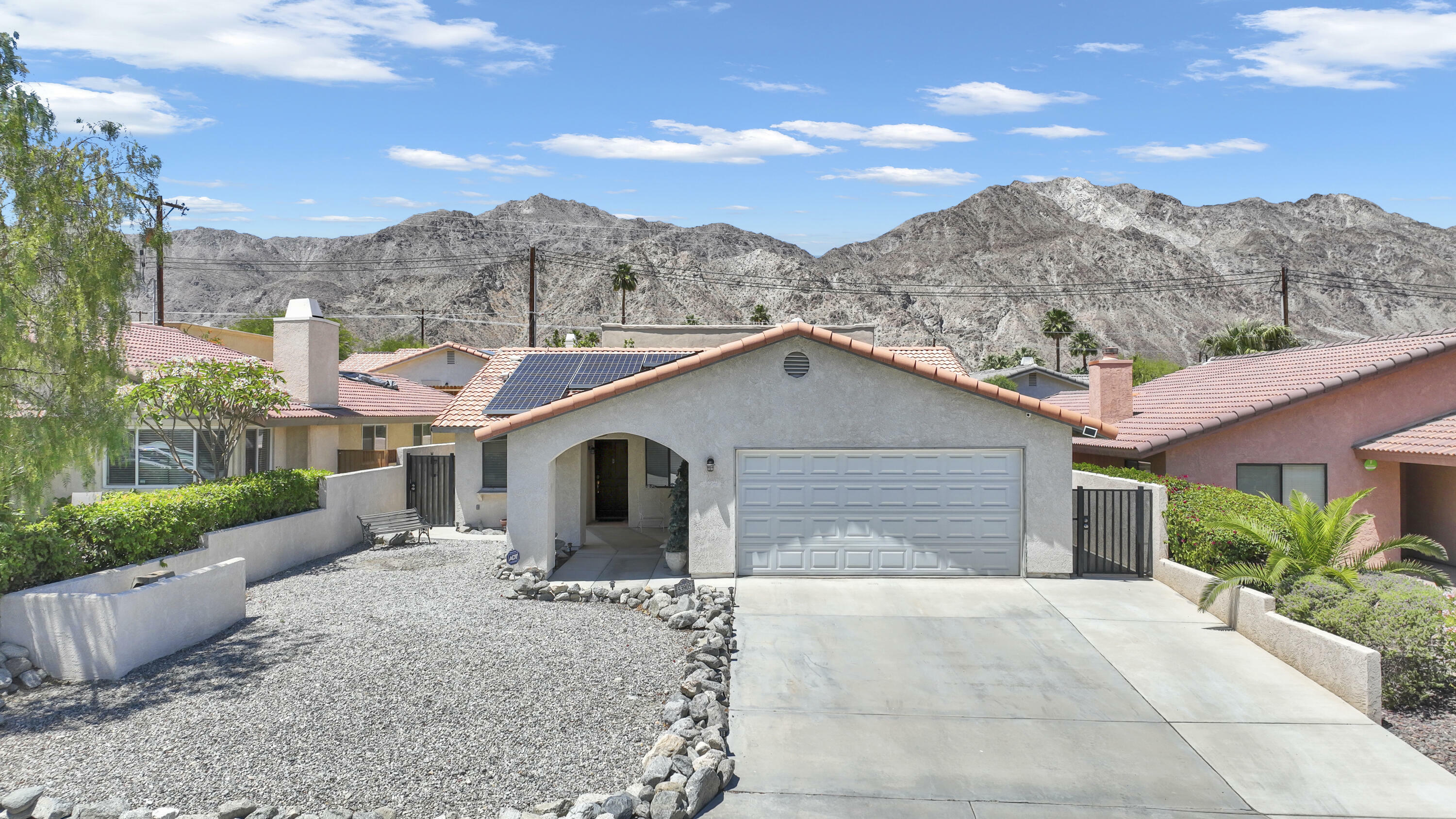 Property Photo: 53905 Avenida Ramirez CA 92253