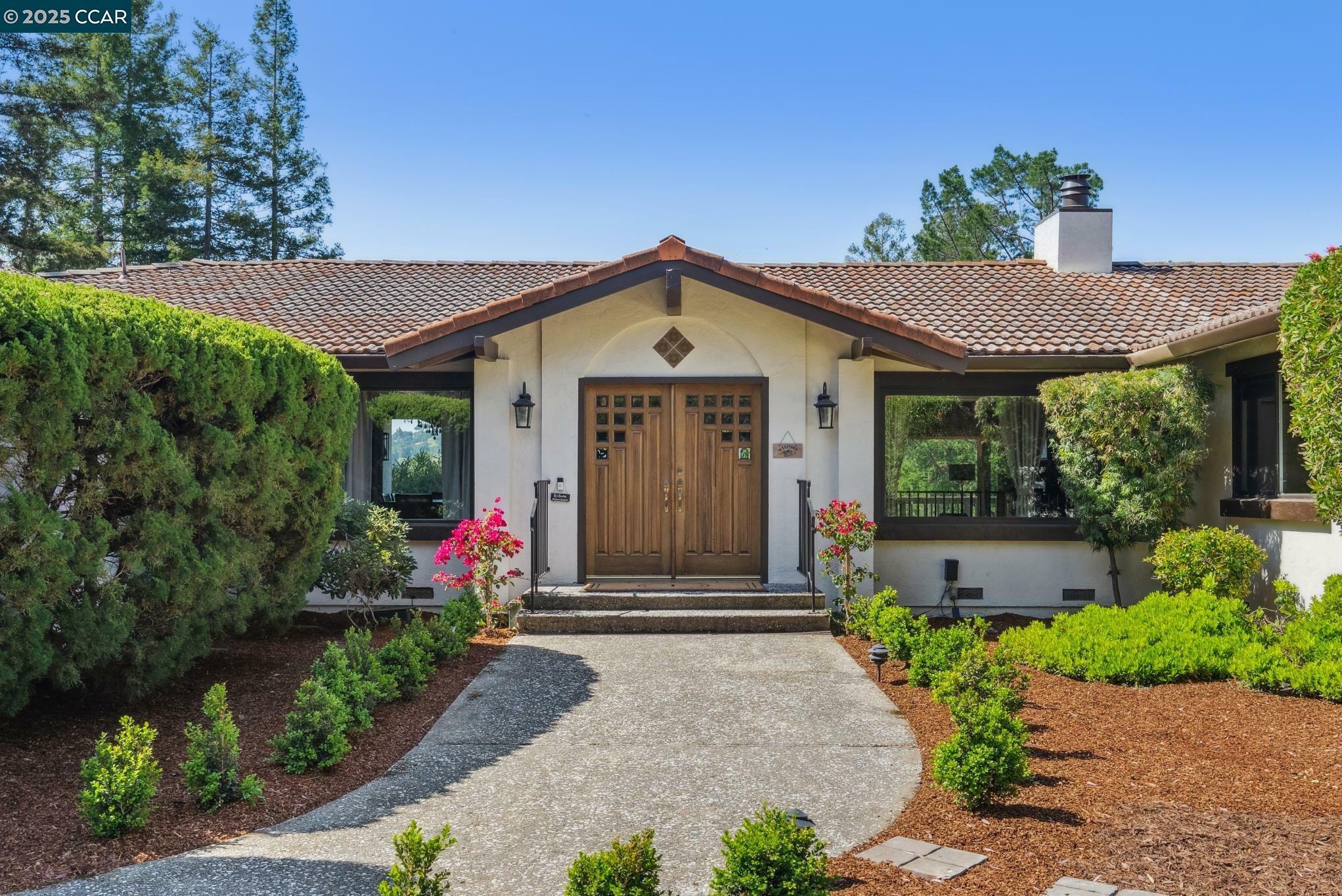 Property Photo: 14 Pillon Real CA 94523