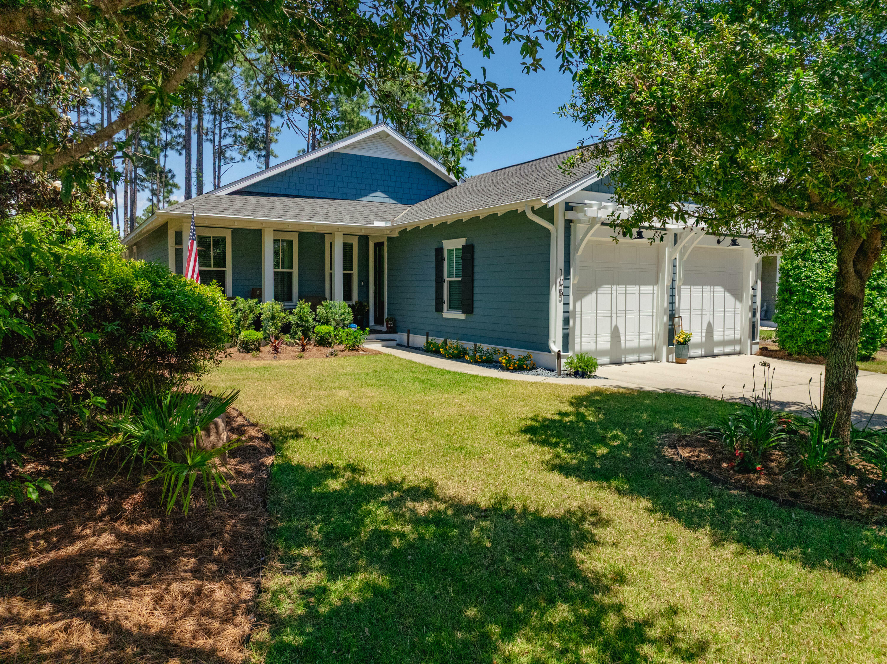 Property Photo: 105 Somersault Lane FL 32461