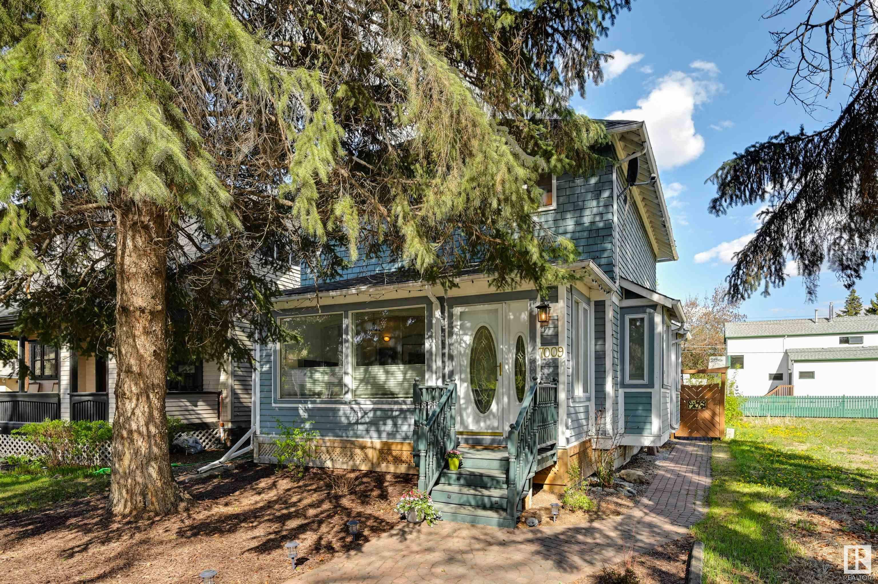 Photo de la propriété: 7009 105A Street NW AB T6H 2R6