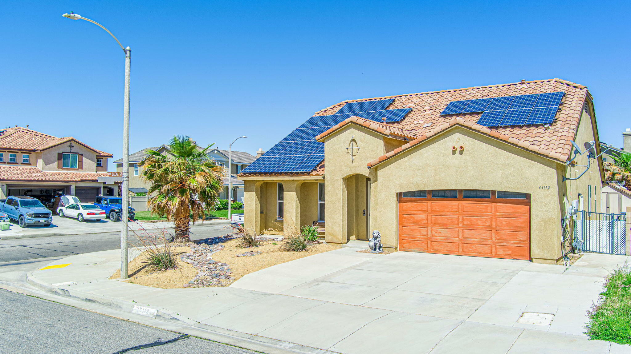 Property Photo: 43112 Elena Street CA 93536