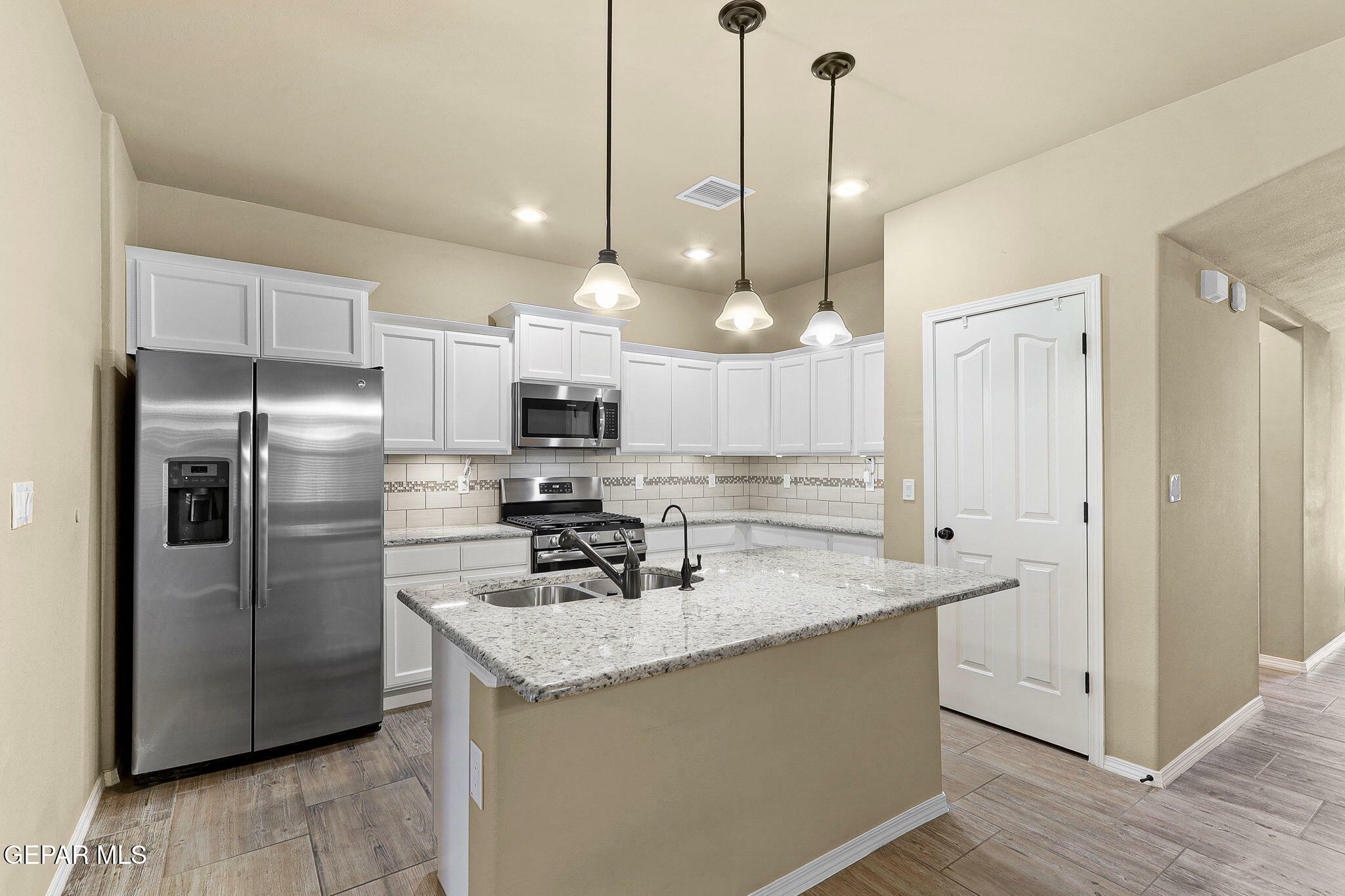 Property Photo: 7541 Wolf Creek Drive TX 79911