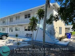 Property Photo: 4652 N Poinciana St 2 FL 33308