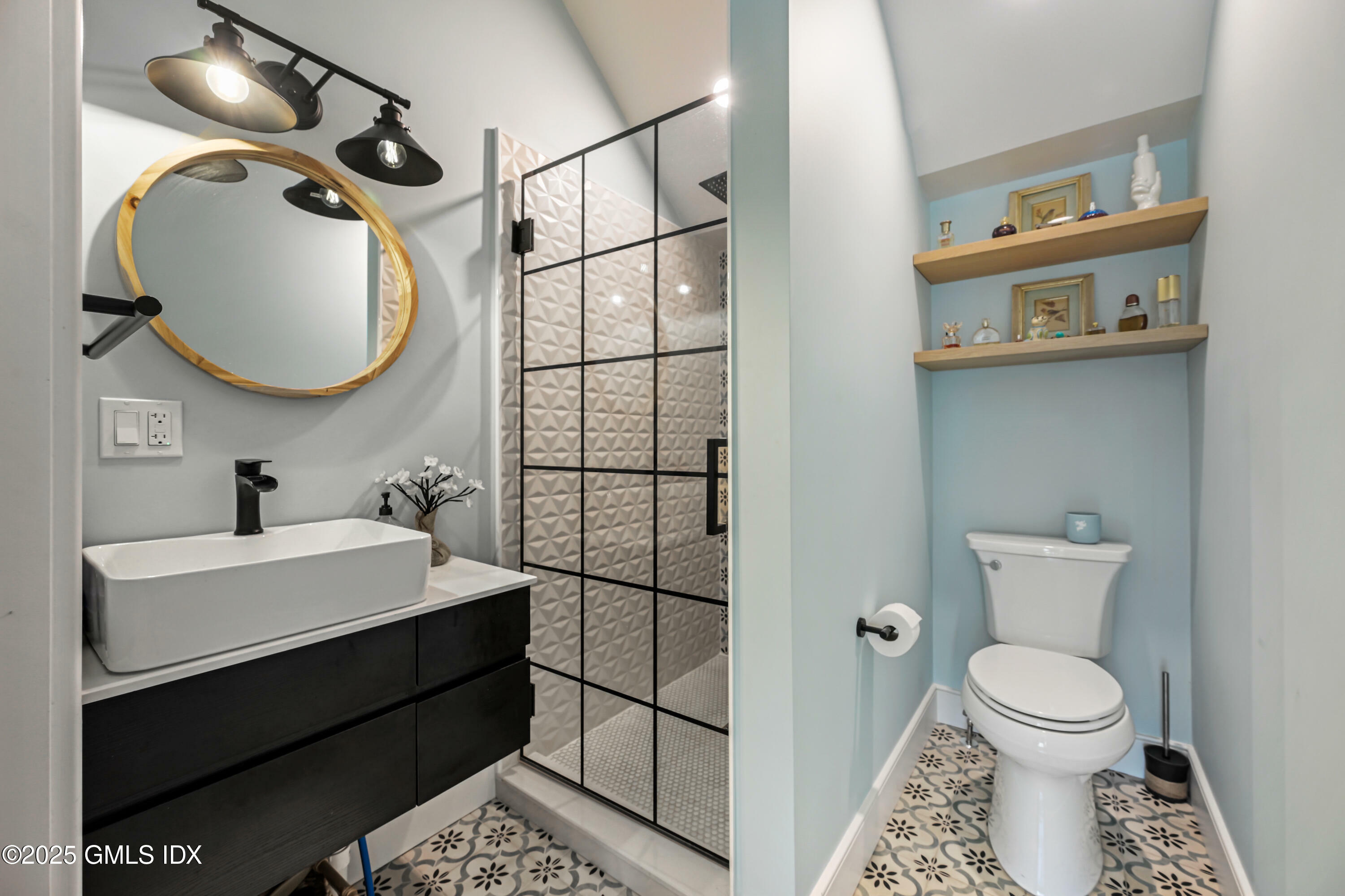 Property Photo: 21 Woods Avenue CT 06831