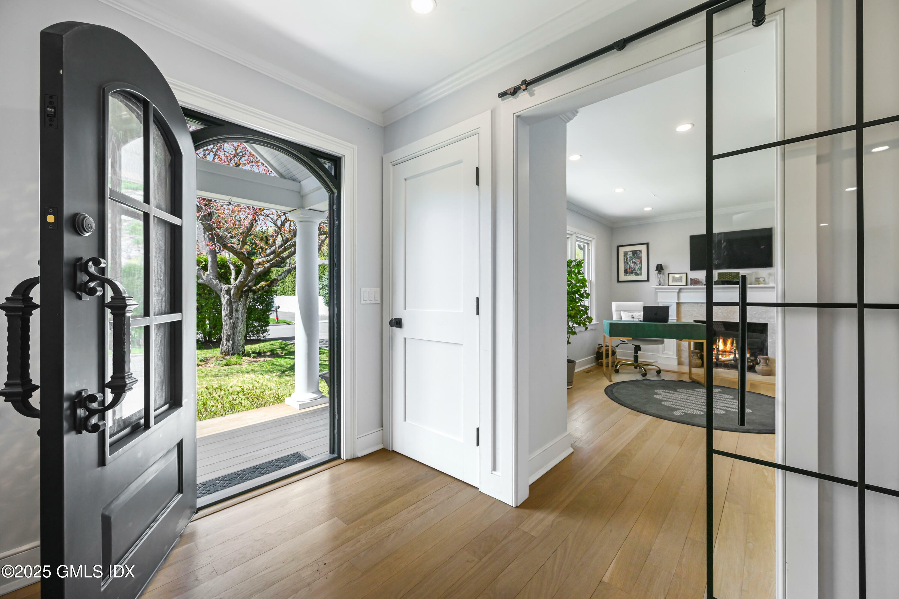 Property Photo:  21 Woods Avenue  CT 06831 