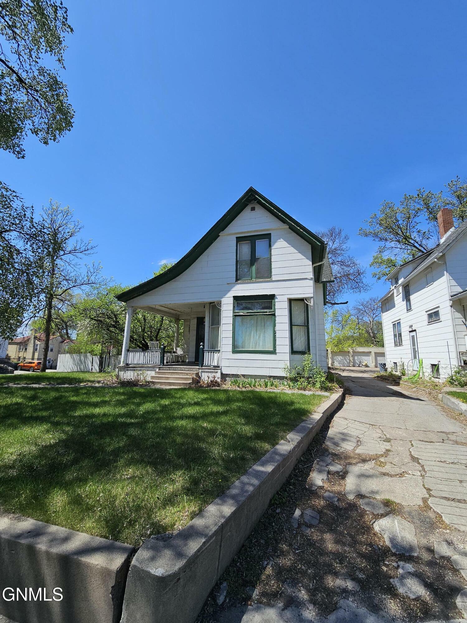 702 4th Street  Bismarck ND 58501 photo