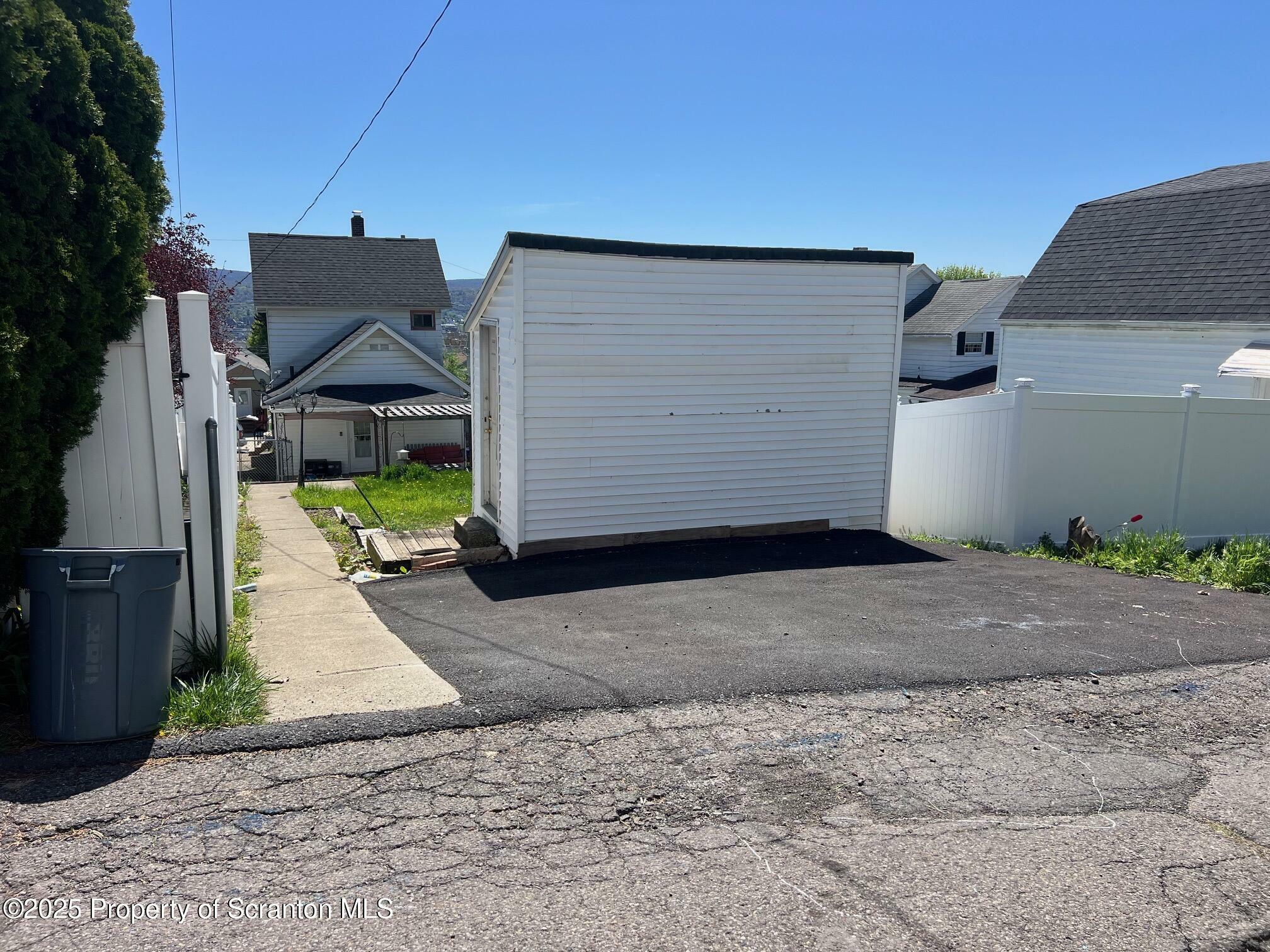Property Photo: 523 N Rebecca Avenue PA 18504