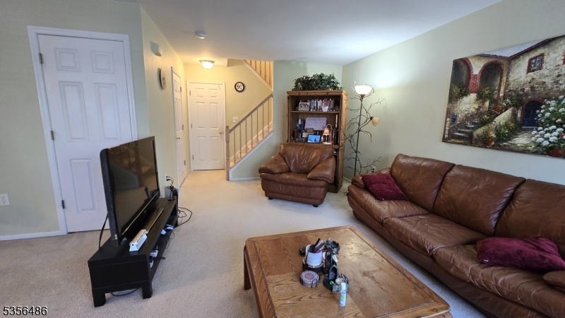 Property Photo: 1047 Cumberland Ct NJ 07430