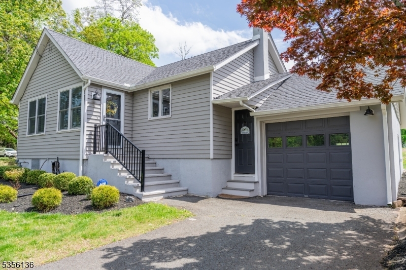 5 Leslie Ct  Raritan Twp. NJ 08822 photo
