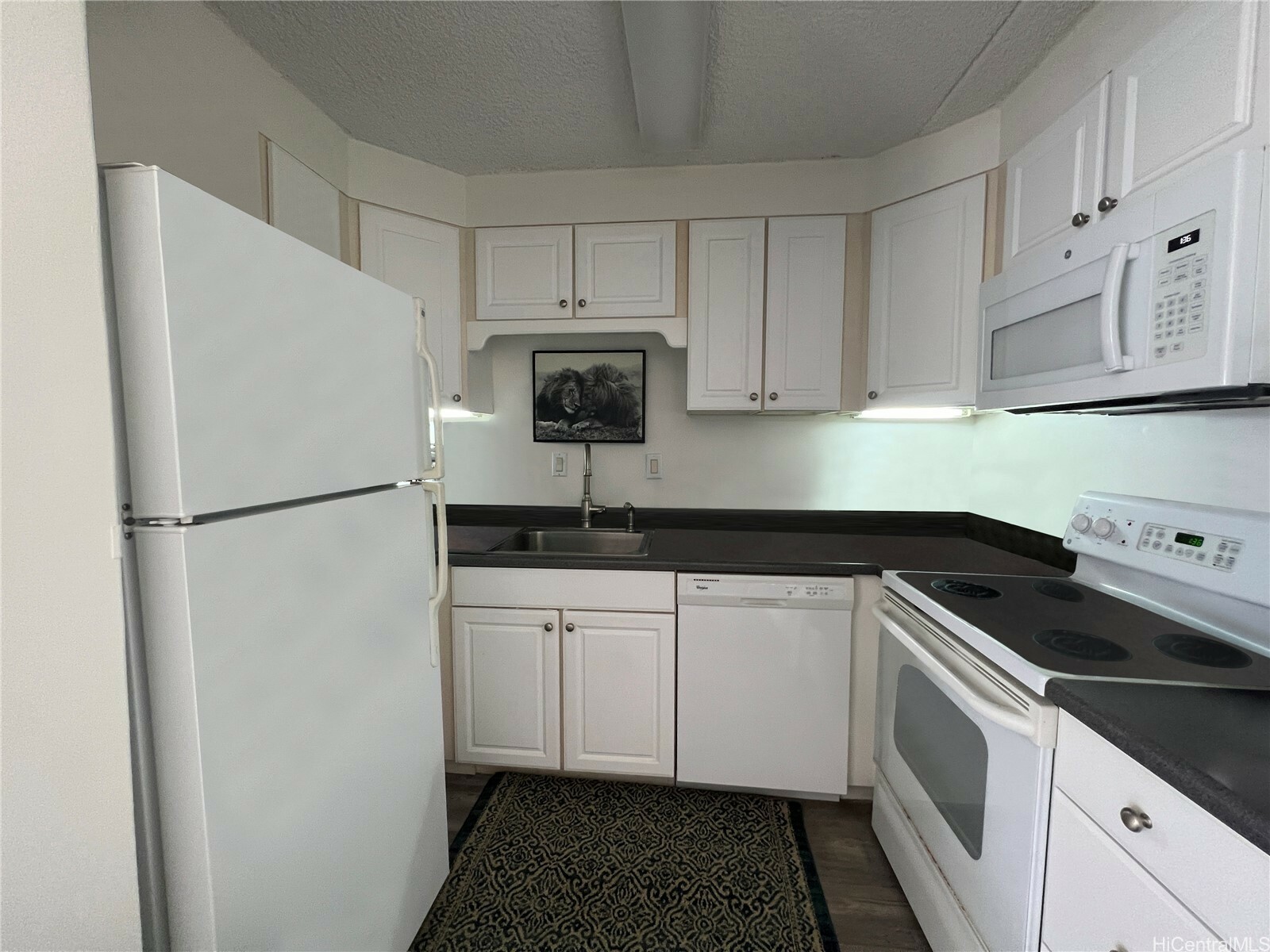Property Photo: 430 Keoniana Street 112 HI 96815