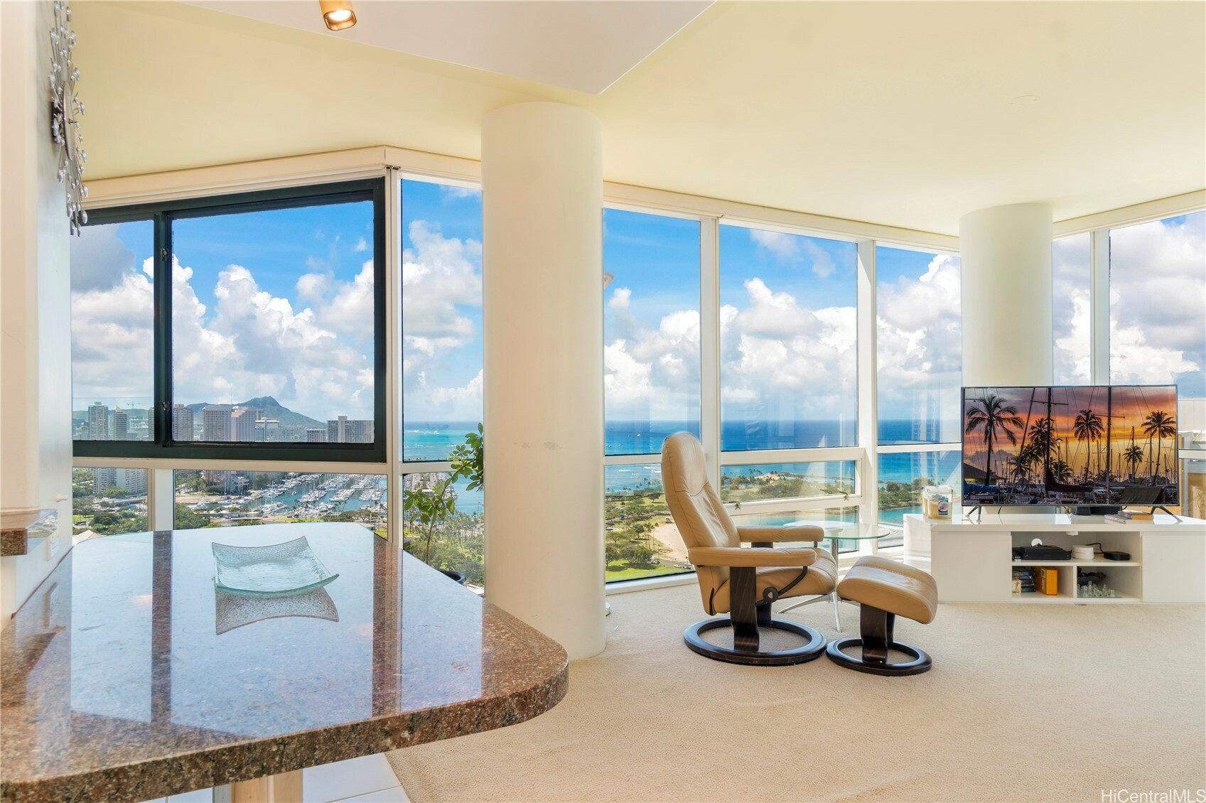 Property Photo: 88 Piikoi Street 3509 HI 96814