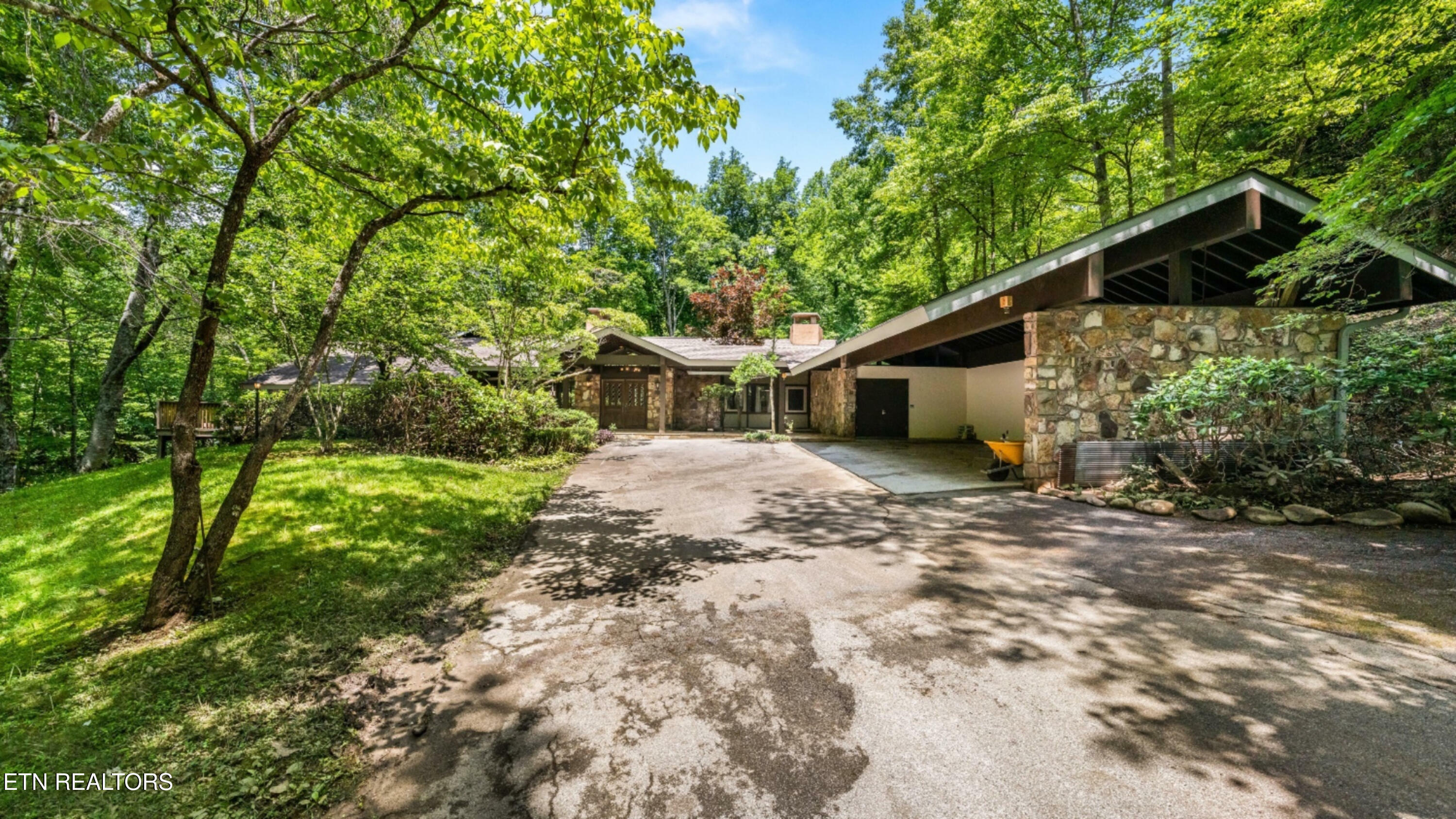 Property Photo: 1115 Old Cartertown Rd TN 37738