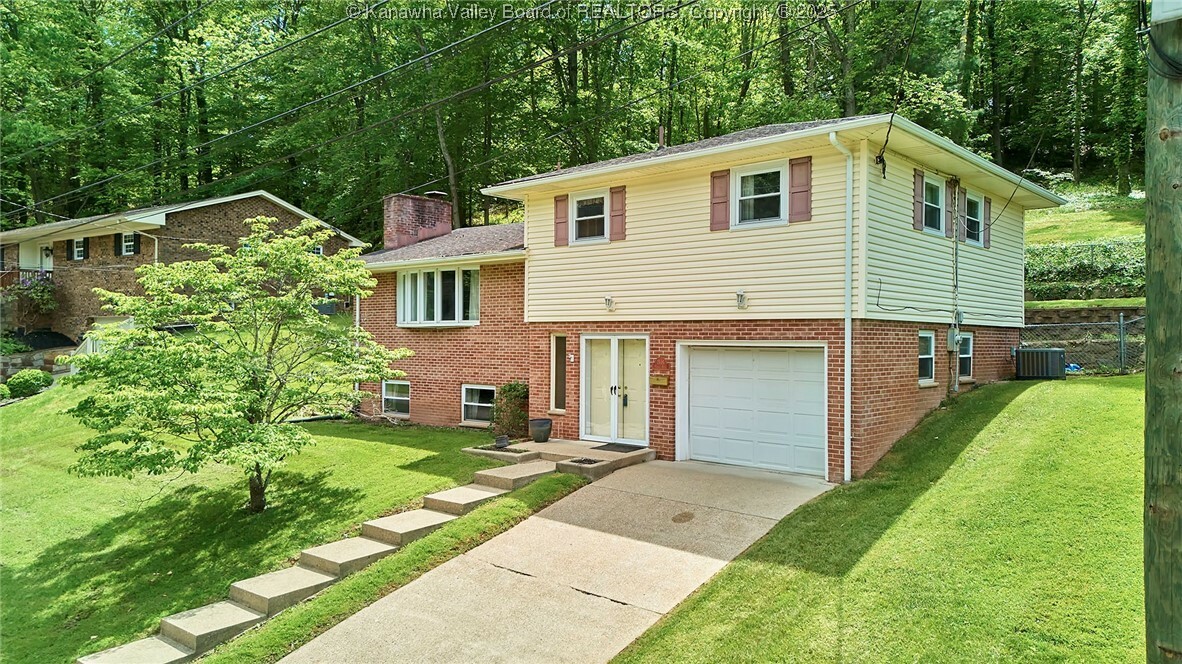 1505 Village Drive  South Charleston WV 25309 photo