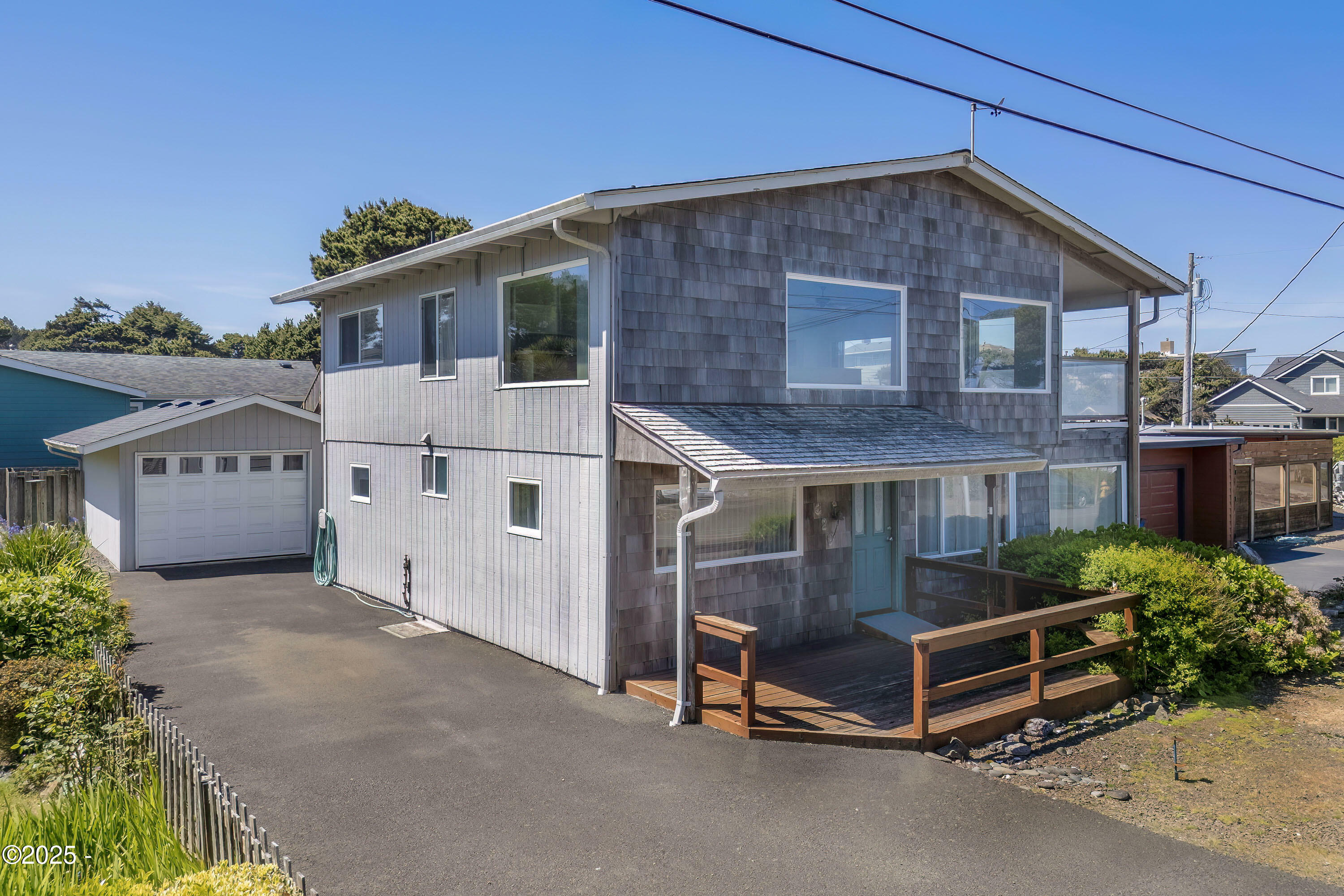 Property Photo: 320 Stevens Street OR 97388