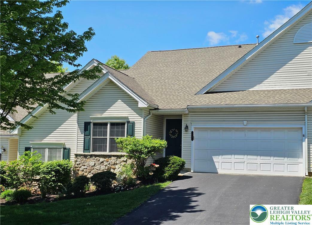 14 Kent Lane  Palmer Twp PA 18045 photo