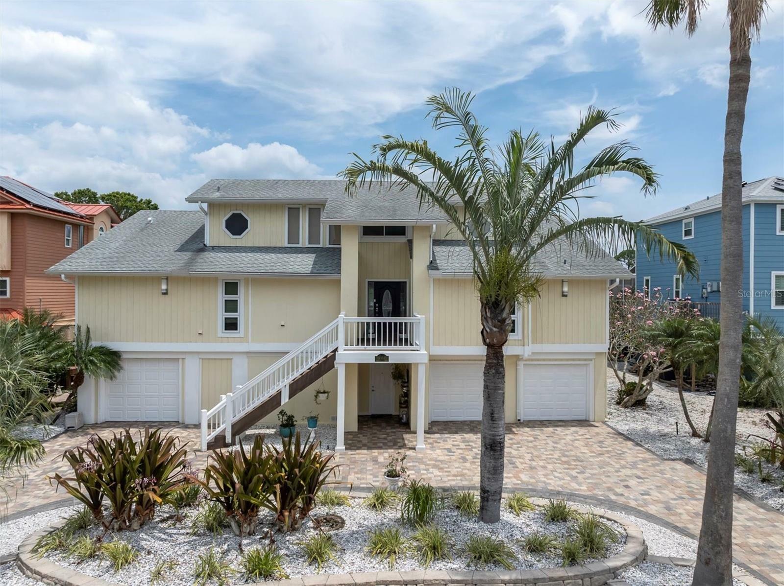 Property Photo: 633 Soundview Drive FL 34683