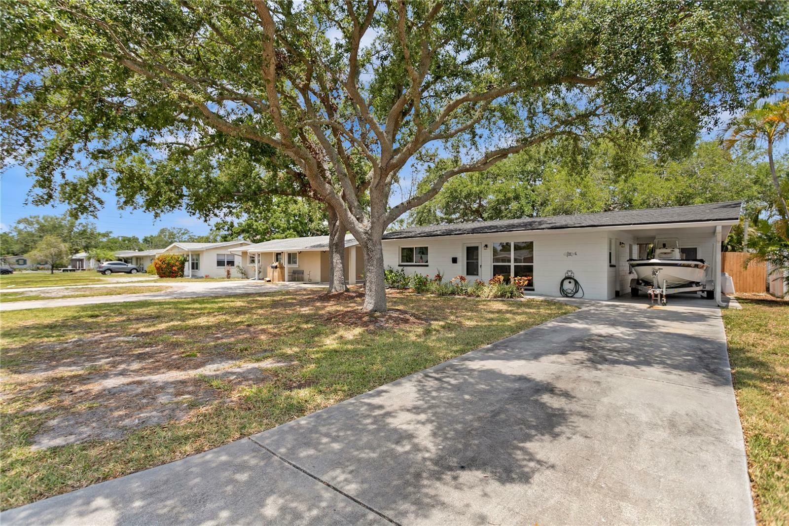 Property Photo: 133 43rd Avenue NE FL 33703