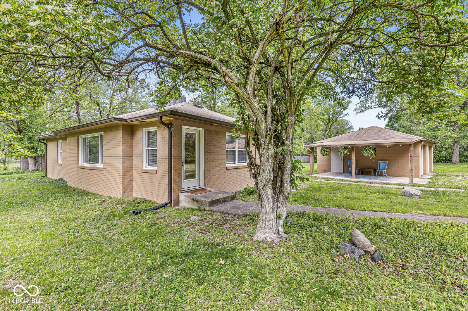 6401 N Oakland Avenue  Indianapolis IN 46220 photo