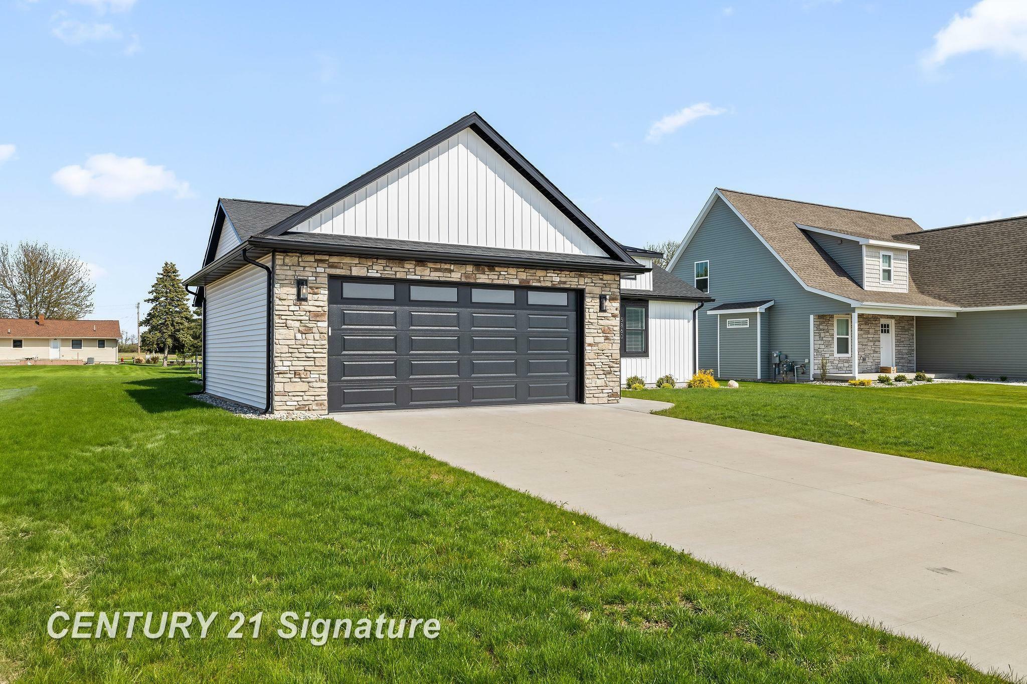 Property Photo: 5860 Diamond Meadows Lane MI 48623