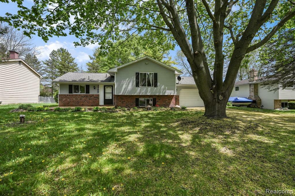 3799 Rohr Road  Lake Orion MI 48359 1439 photo