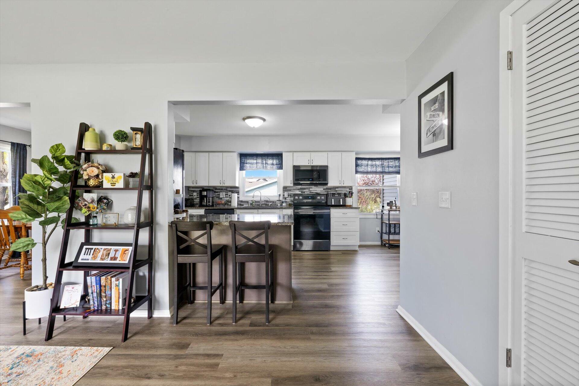 Property Photo: 498 Park Hill Dr WI 53072