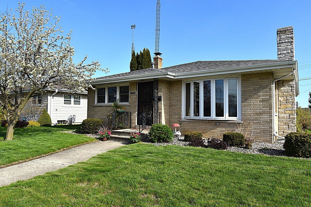 Property Photo: 1702 21st St WI 53140