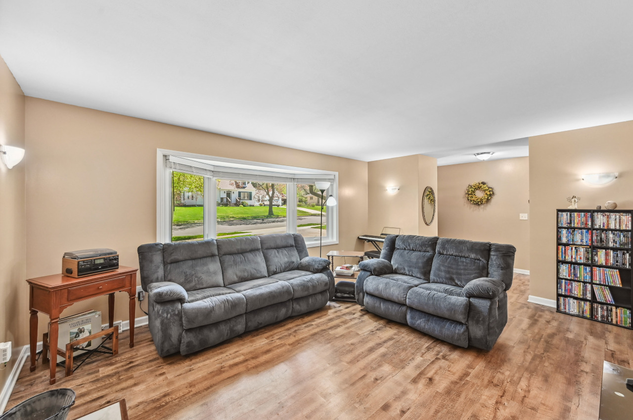 Property Photo: 1306 Garfield Ave WI 53186