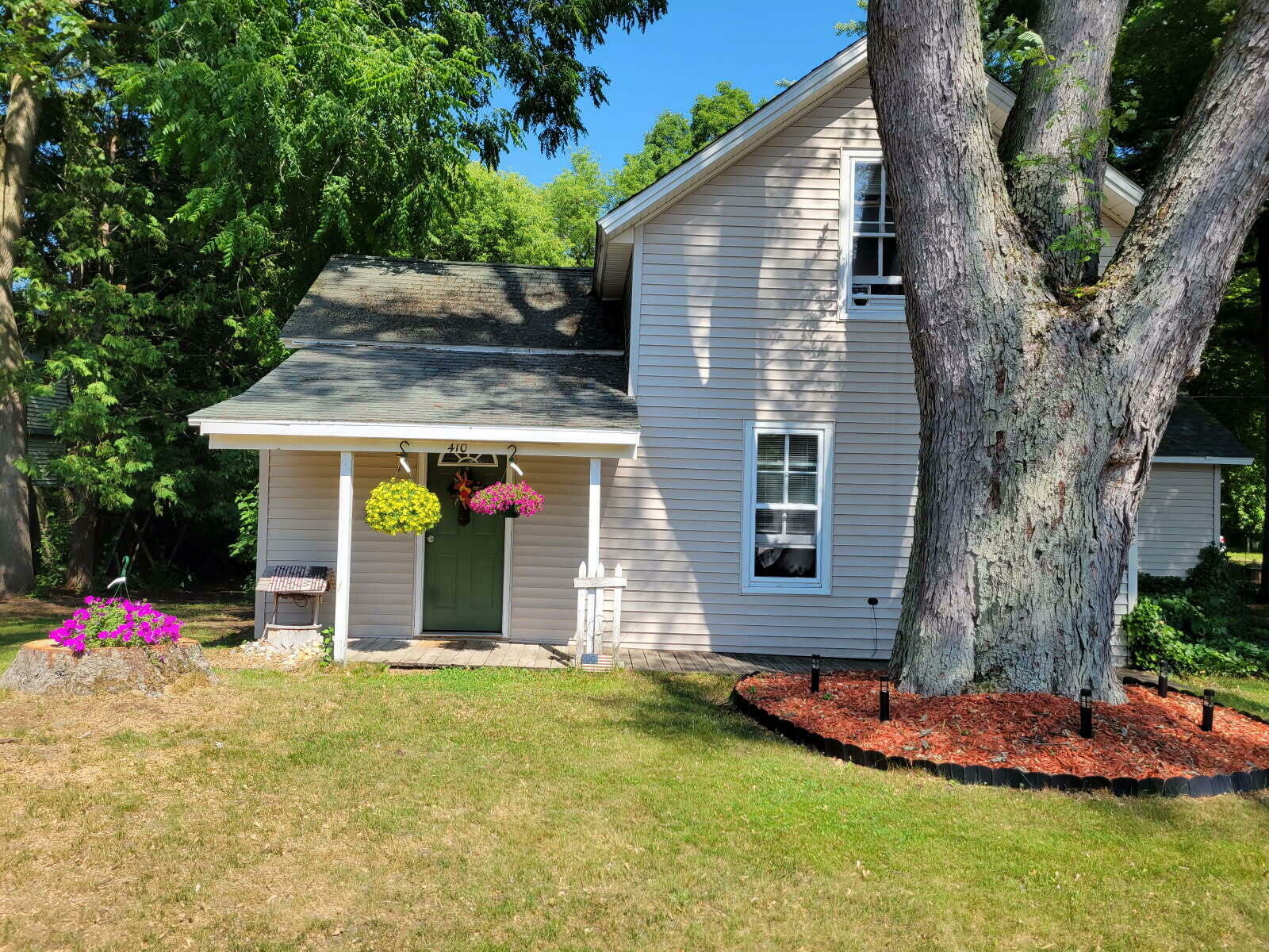 Property Photo: 410 S Union Street MI 49420