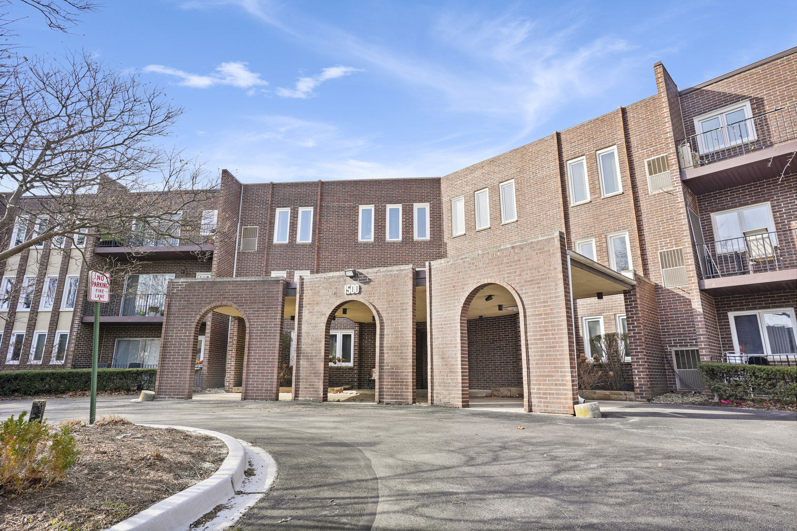 Property Photo: 1500 Sandstone Drive 314 IL 60090