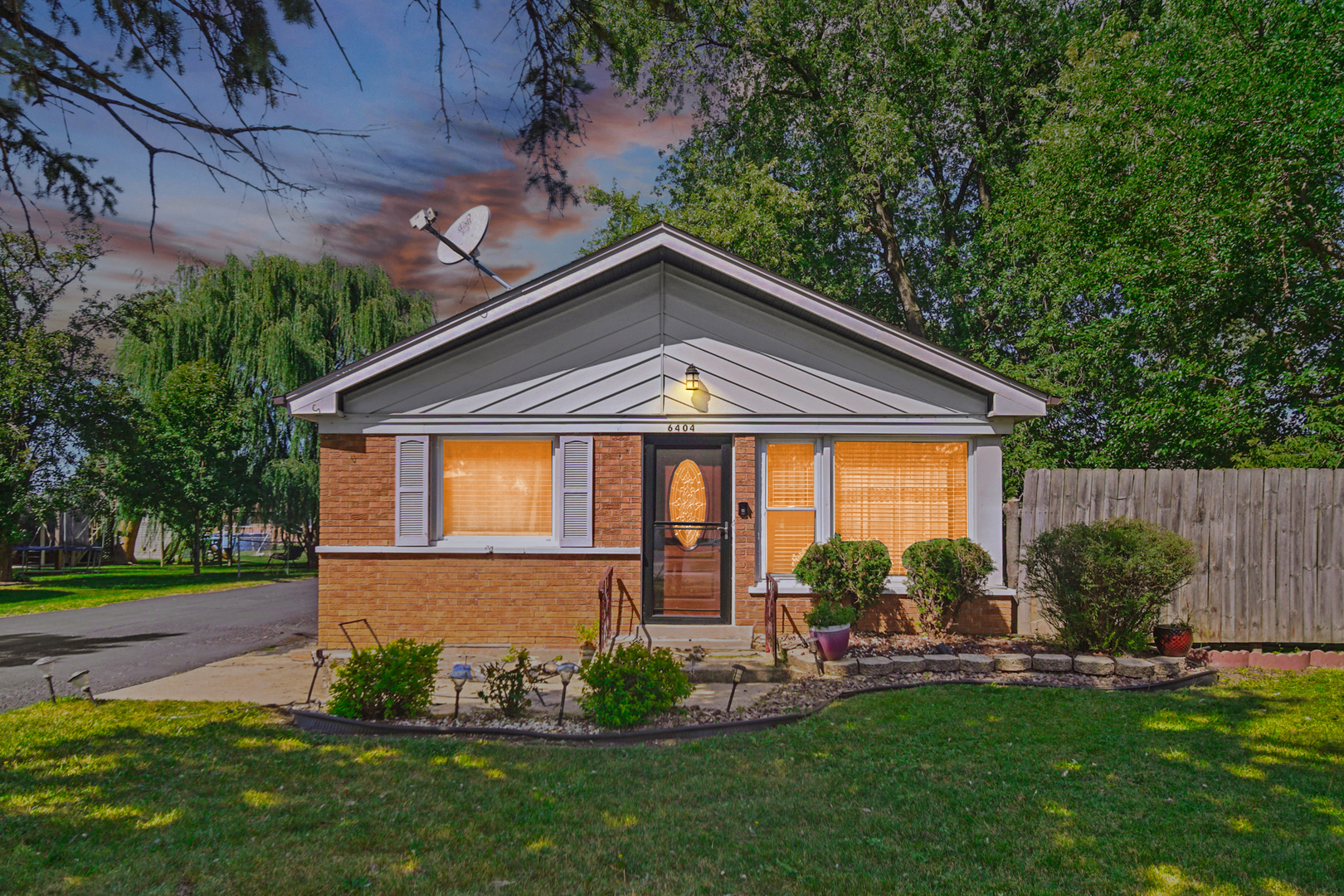 Property Photo: 6404 W 85th Place IL 60459