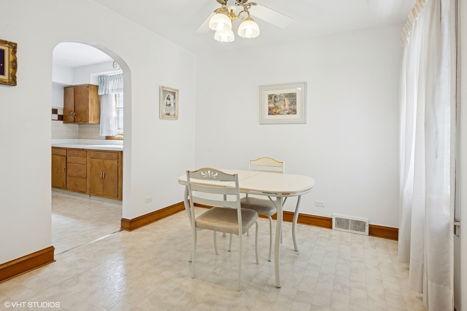 Property Photo: 5143 N New England Avenue IL 60656