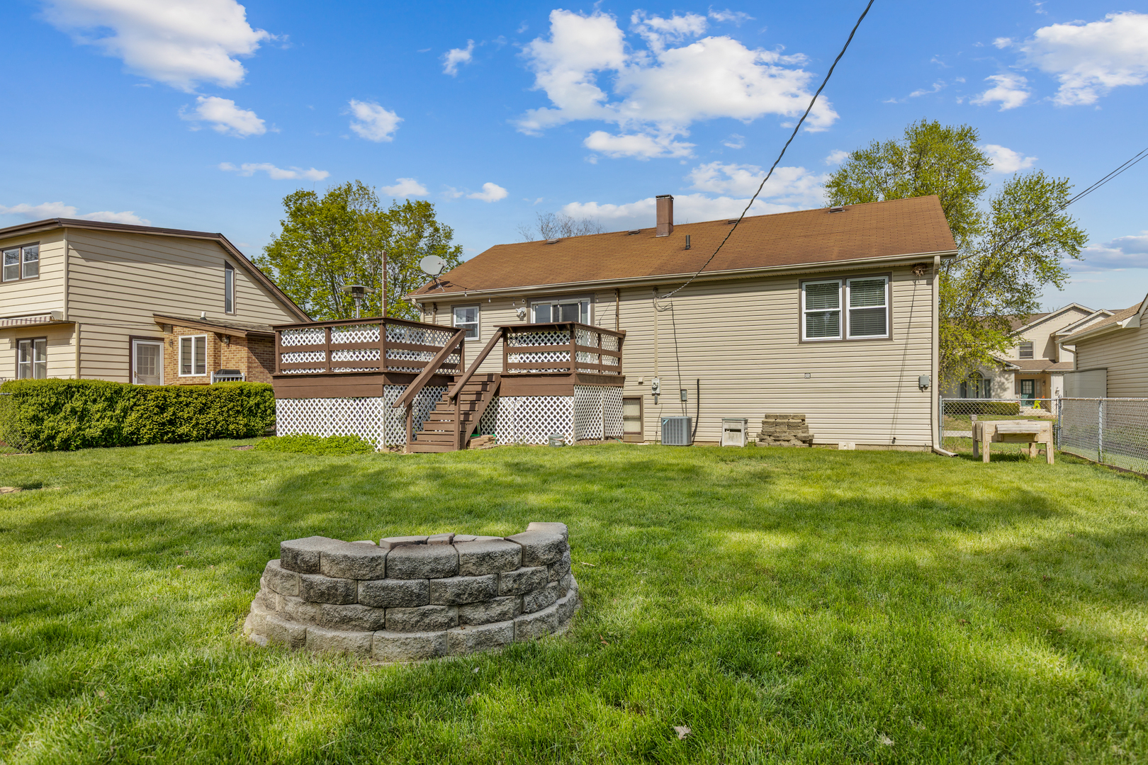 Property Photo: 5611 Oak Park Road IL 60013