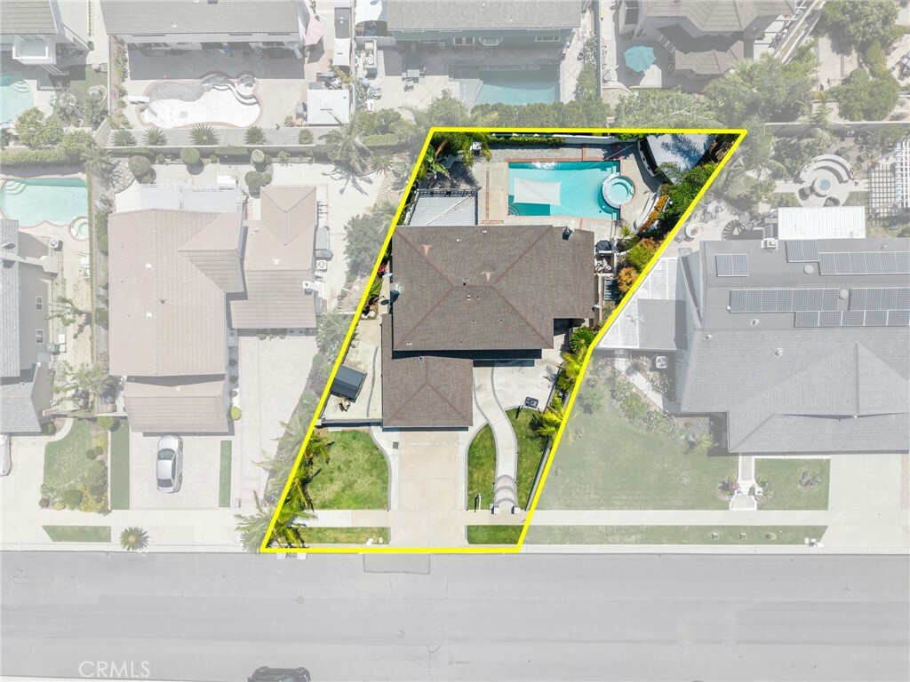 Property Photo: 324 Marymont Avenue CA 92870