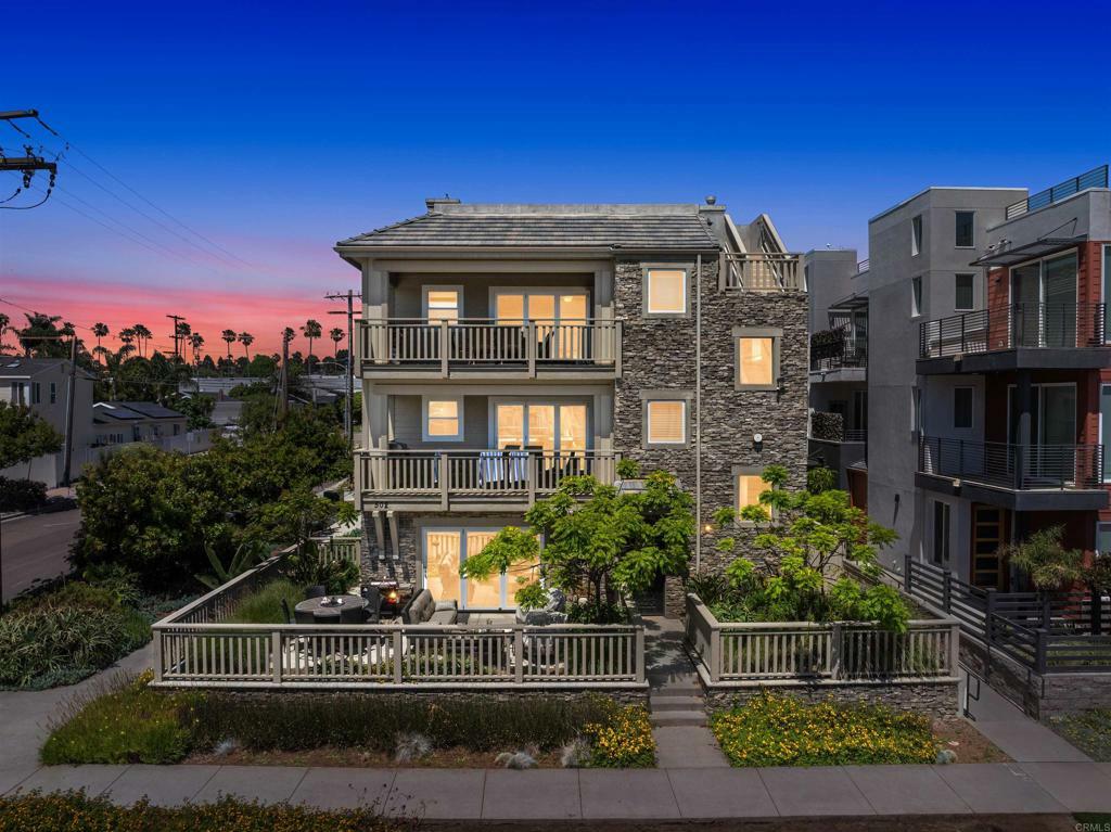 Property Photo: 502 S Cleveland Street 3 CA 92054