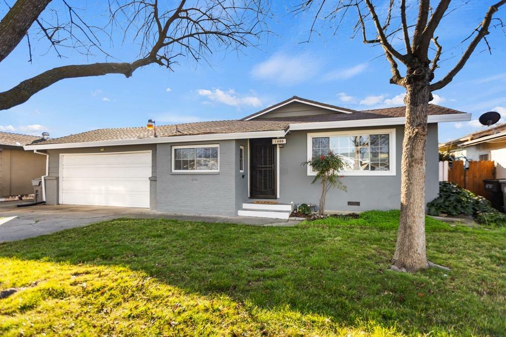 1600 Akron Way  Sacramento CA 95822 photo