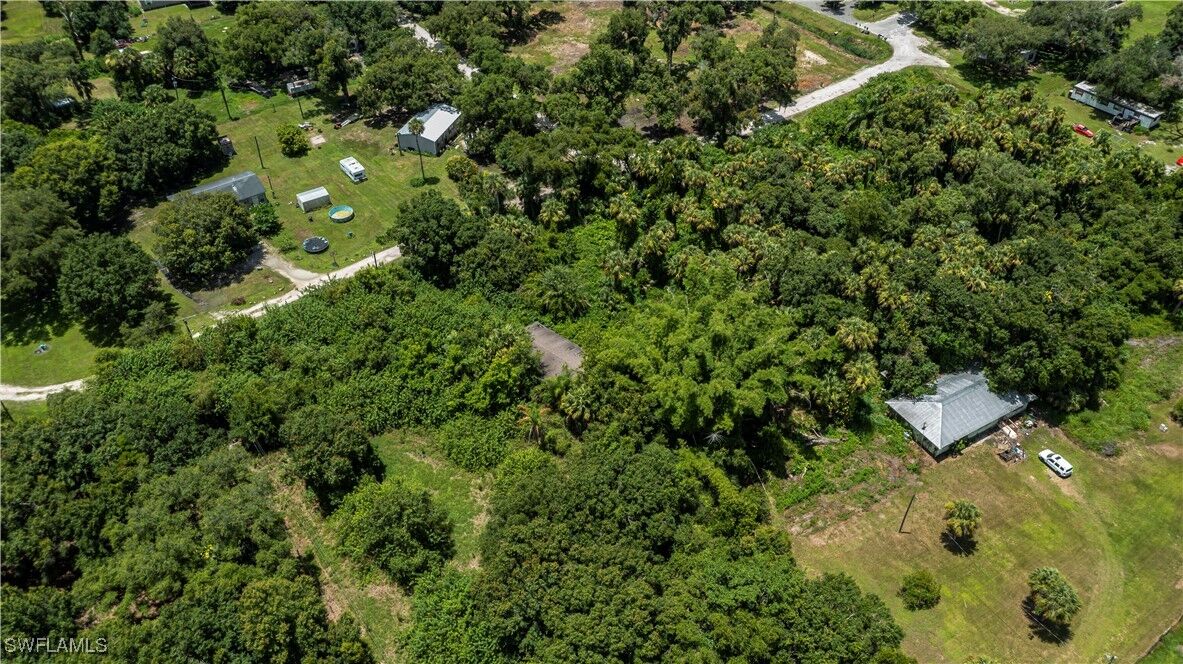 Property Photo:  801 Ross Road  FL 33935 