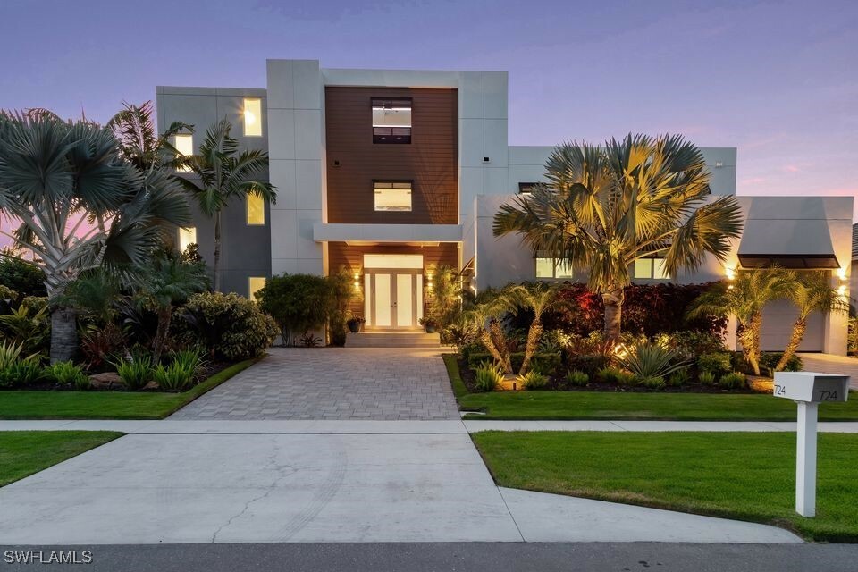 Property Photo: 724 Plantation Court FL 34145