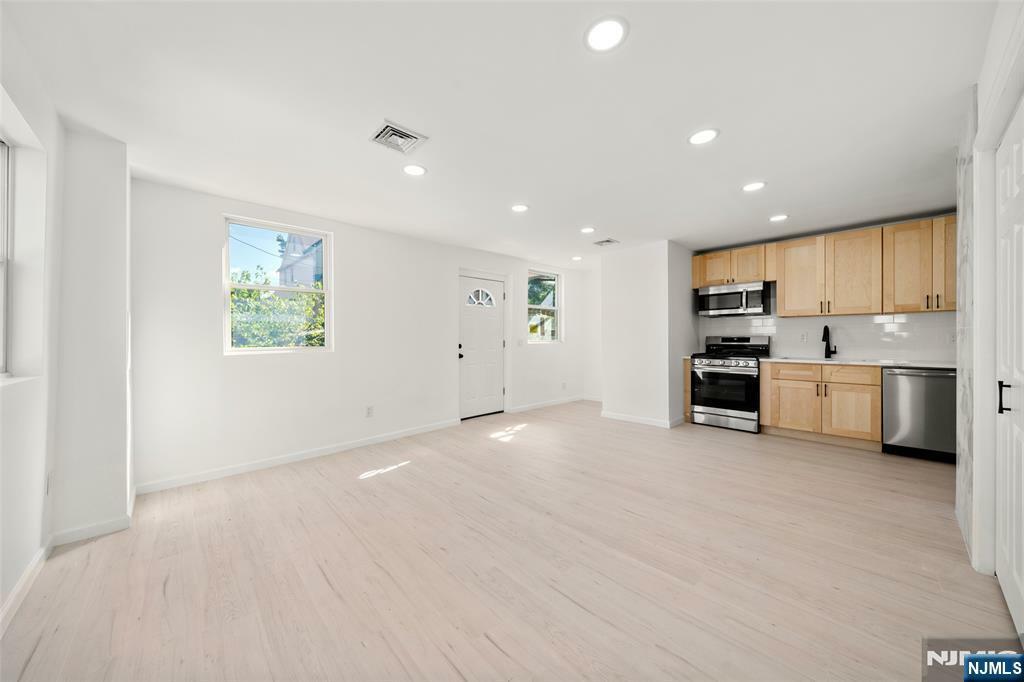 Property Photo: 418 E Brinkerhoff NJ 07650